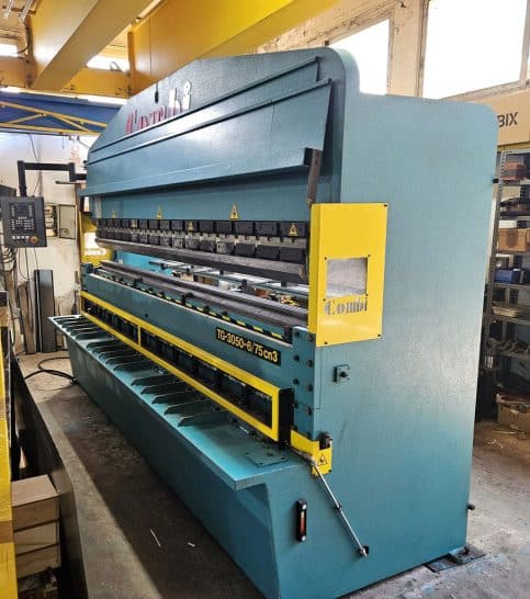 Combiné cisaille et presse plieuse COMBI 3050 X 6 / 75T CNC 3 axes d'occasion