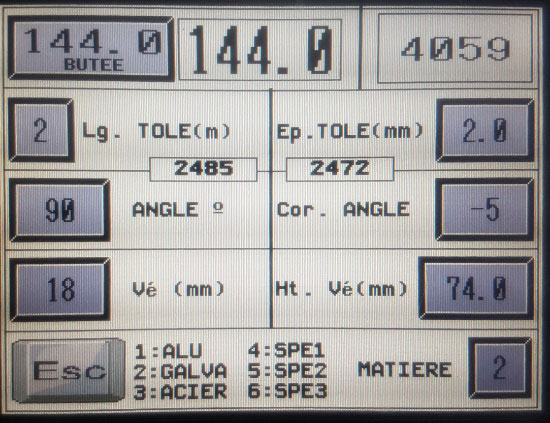 Caractéristique Combiné cisaille et presse plieuse COMBI 3050 X 6 / 75T CNC 3 axes d'occasion